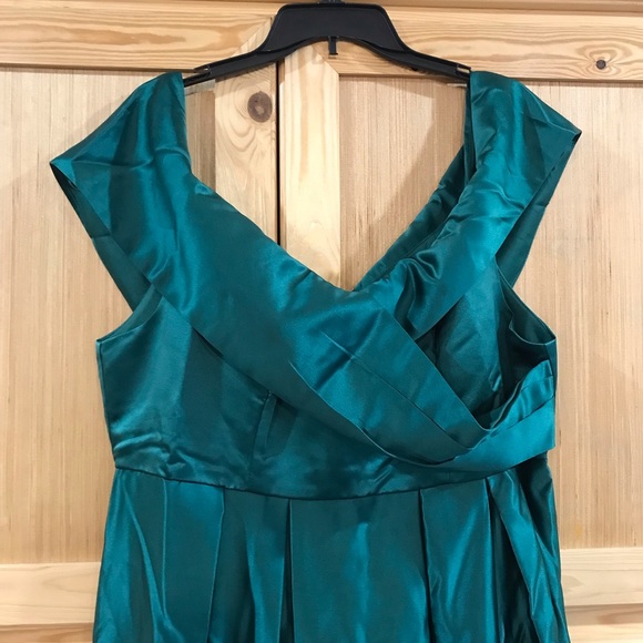 Faeriesty fold pleated detail off shoulder satin cocktail party maxi dress 2XL - Picture 7 of 10